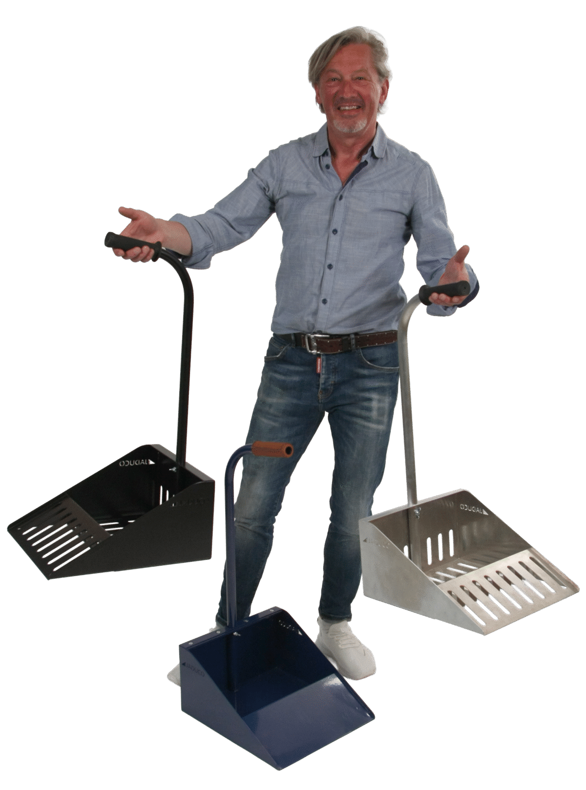 Johannes Altmann mit drei Schaufeln